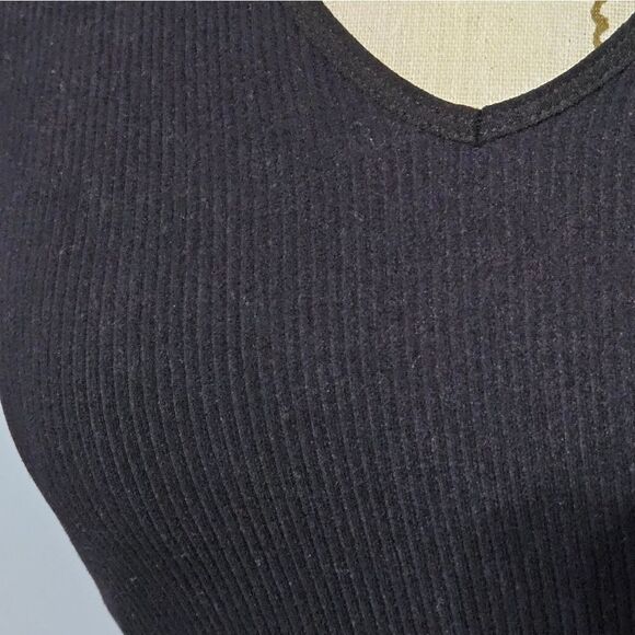 Free people, black cropped tank top. NWOT-Size S/M - Picture 3 of 4